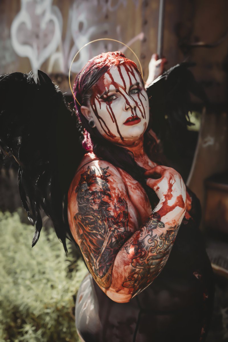 ReneeRocker's tweet image. By far one of my favorite shoots so far.
Inspiration for this concept came from my favorite band @AVATARmetal @Johannes_Avatar and their song #BloodyAngel
📸 instagram.com/badlinephotos
#metal #avatar #blood #houstonmodel #plussizegoth