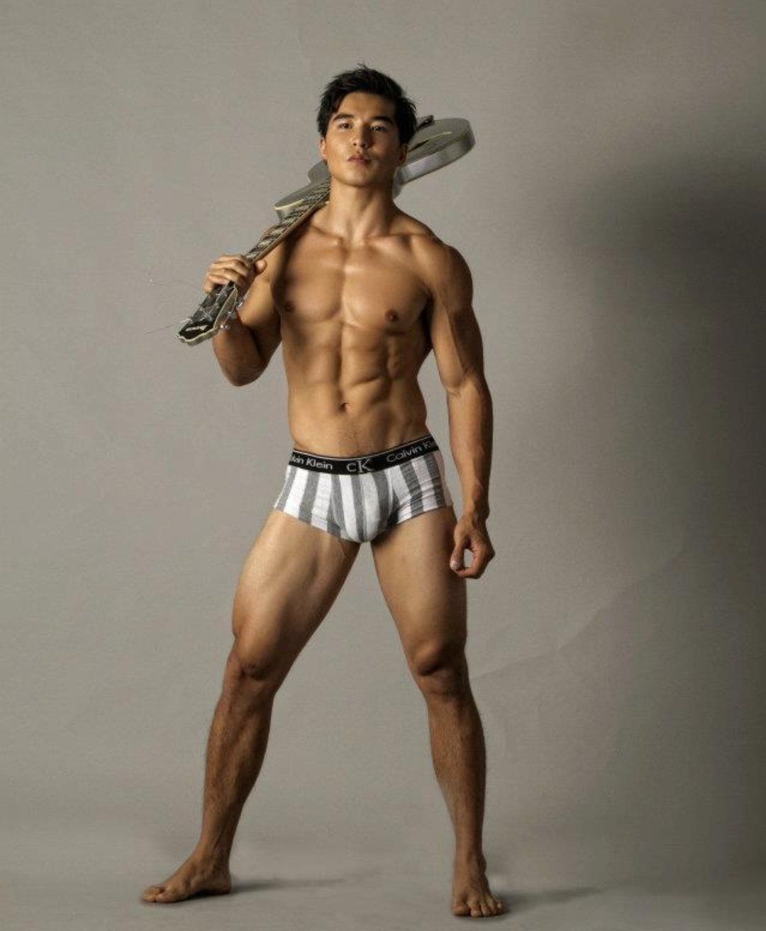 Ludi lin naked.