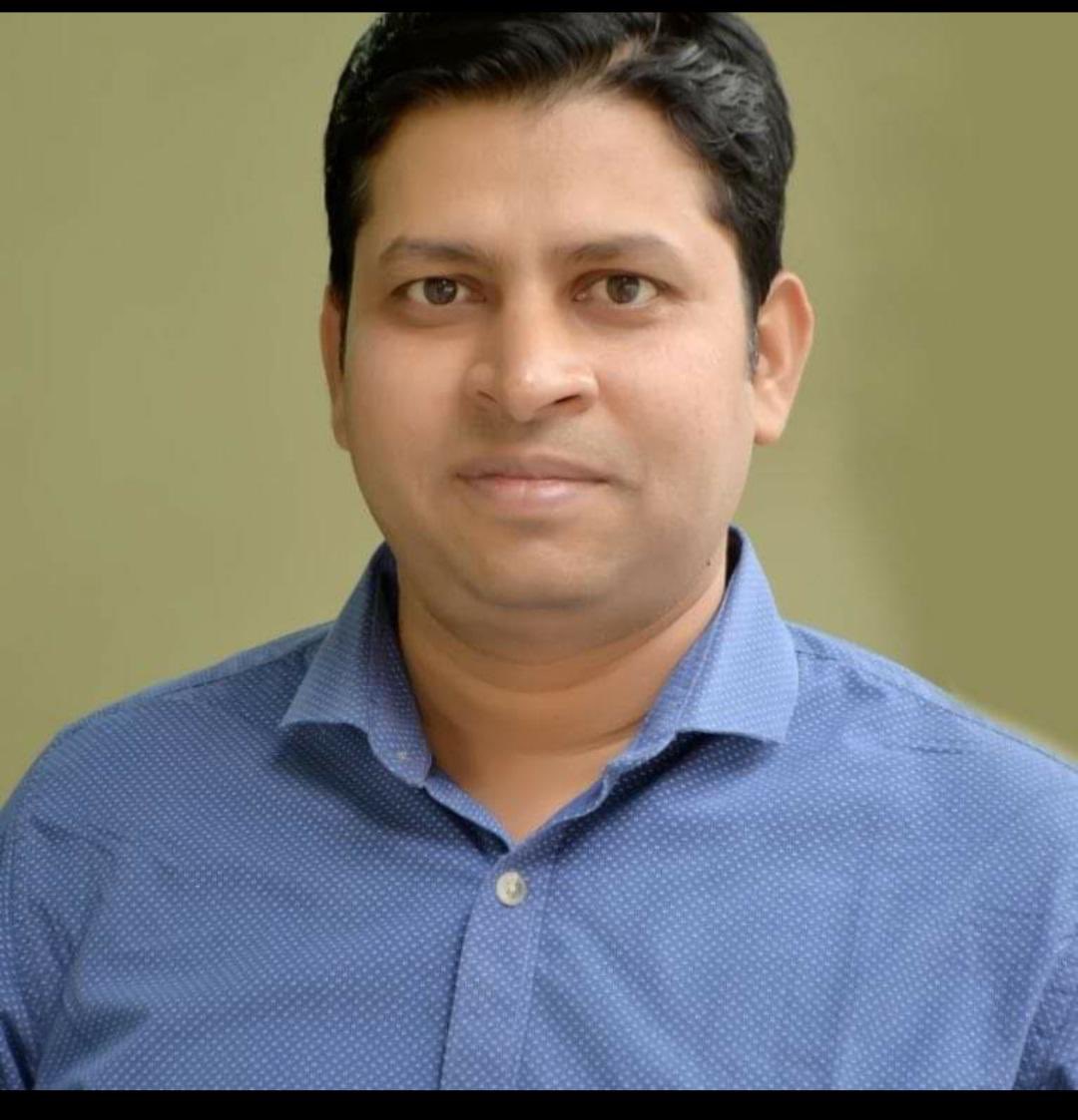 sagarv_kulkarni's tweet photo. पुण्यातील रिपोर्टर आणि मित्र पांडुरंग रायकर यांचे कोरोनामुळे बुधवारी पहाटे साडेपाच वाजता निधन झाले. ते 42 वर्षांचे होते. त्यांच्यावर पुण्यात अंत्यसंस्कार करण्यात येणार आहेत. 🙏🙏 ॐ शांती https://t.co/JJHSJCGf2n