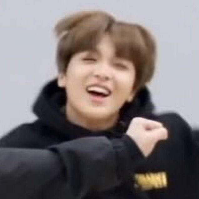 lee donghyuck’s very cute smile ; a much needed thread