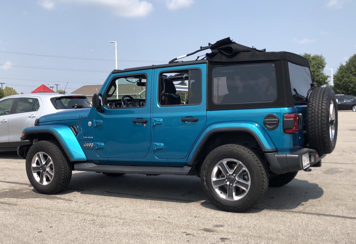 When your Jeep is sexier than you 🤷🏼‍♀️😂