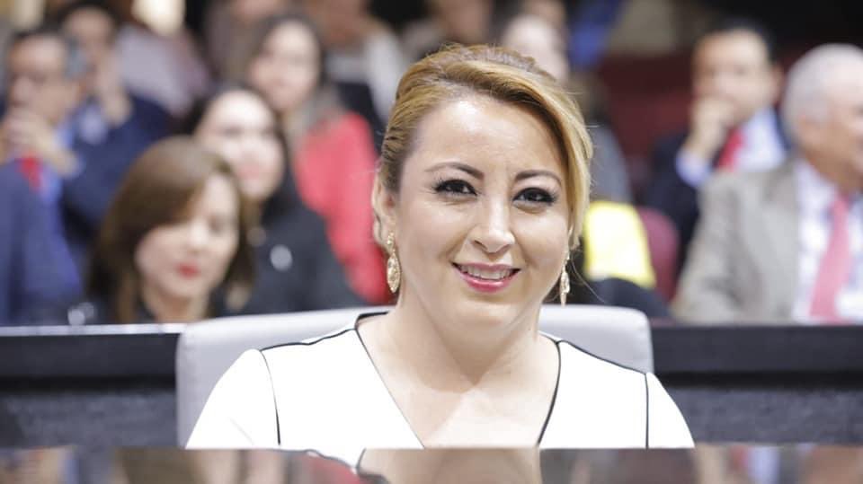 LupeBenavidesF's tweet photo. Felicito a mi amiga @LizetRodriguezS por su nombramiento como coordinadora del G. Parlamentario del PRI en el @congresocolima.

Reconozco el acierto de nuestro Presidente del @PRI_Colima, @RomeroCoello.

A mi amigo @RogelioRueda le deseo el mejor de los éxitos en su nueva etapa. https://t.co/UebmjrPaCK