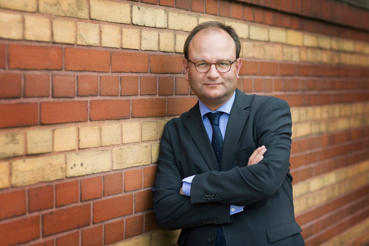 PIK_Climate's tweet photo. "A pioneer in the #economics of #ClimateChange" who "decisively influenced the discourse on financial incentives" such as pricing #CO2: @umweltstiftung awards Ottmar Edenhofer @PIK_Climate @MCC_Berlin with most renowned German environmental prize #uwp20 https://t.co/h1LnnEifMQ https://t.co/R4xEallF7f