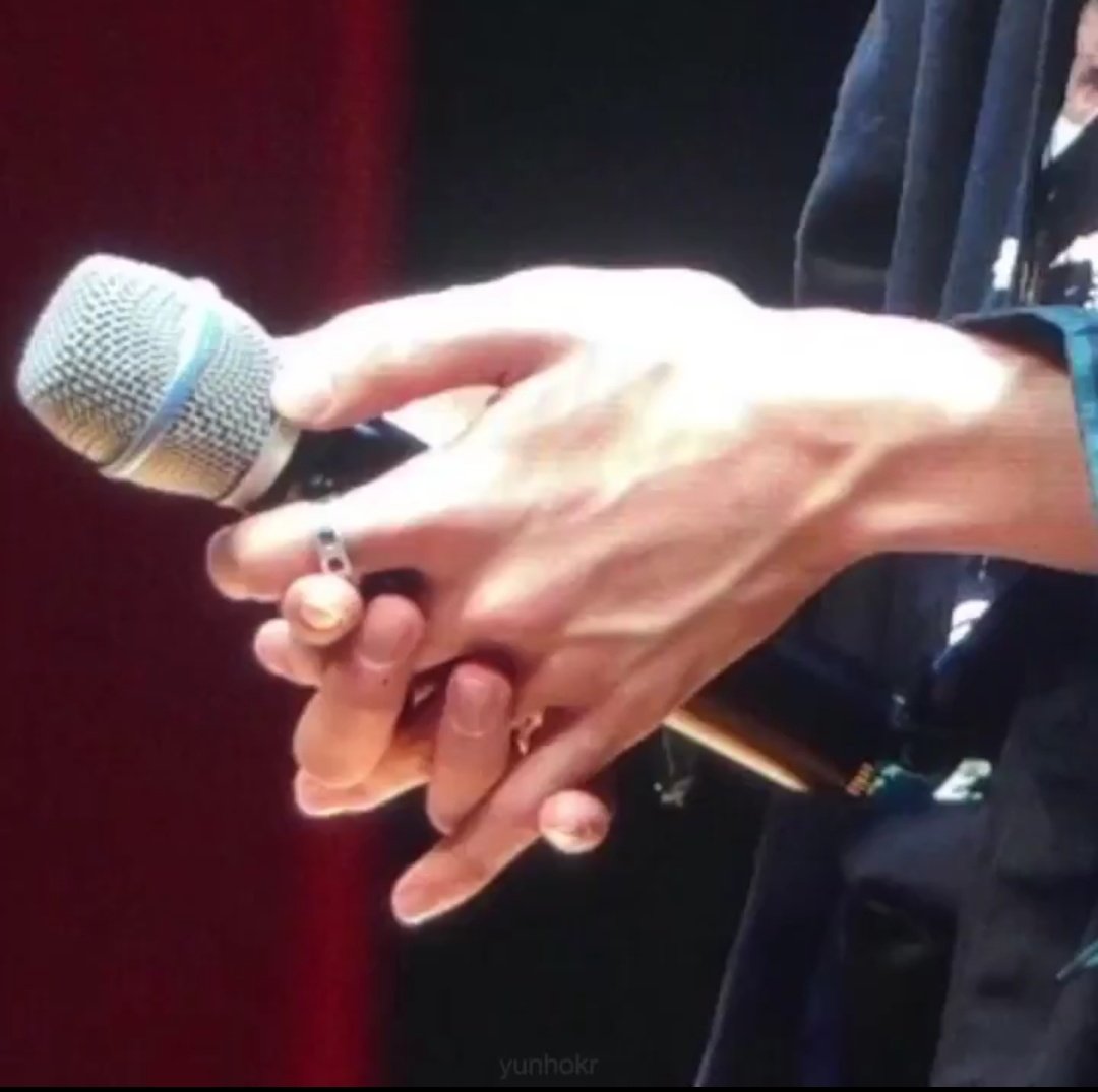 yunho's sexc hands (aka yands) ; a thread <3