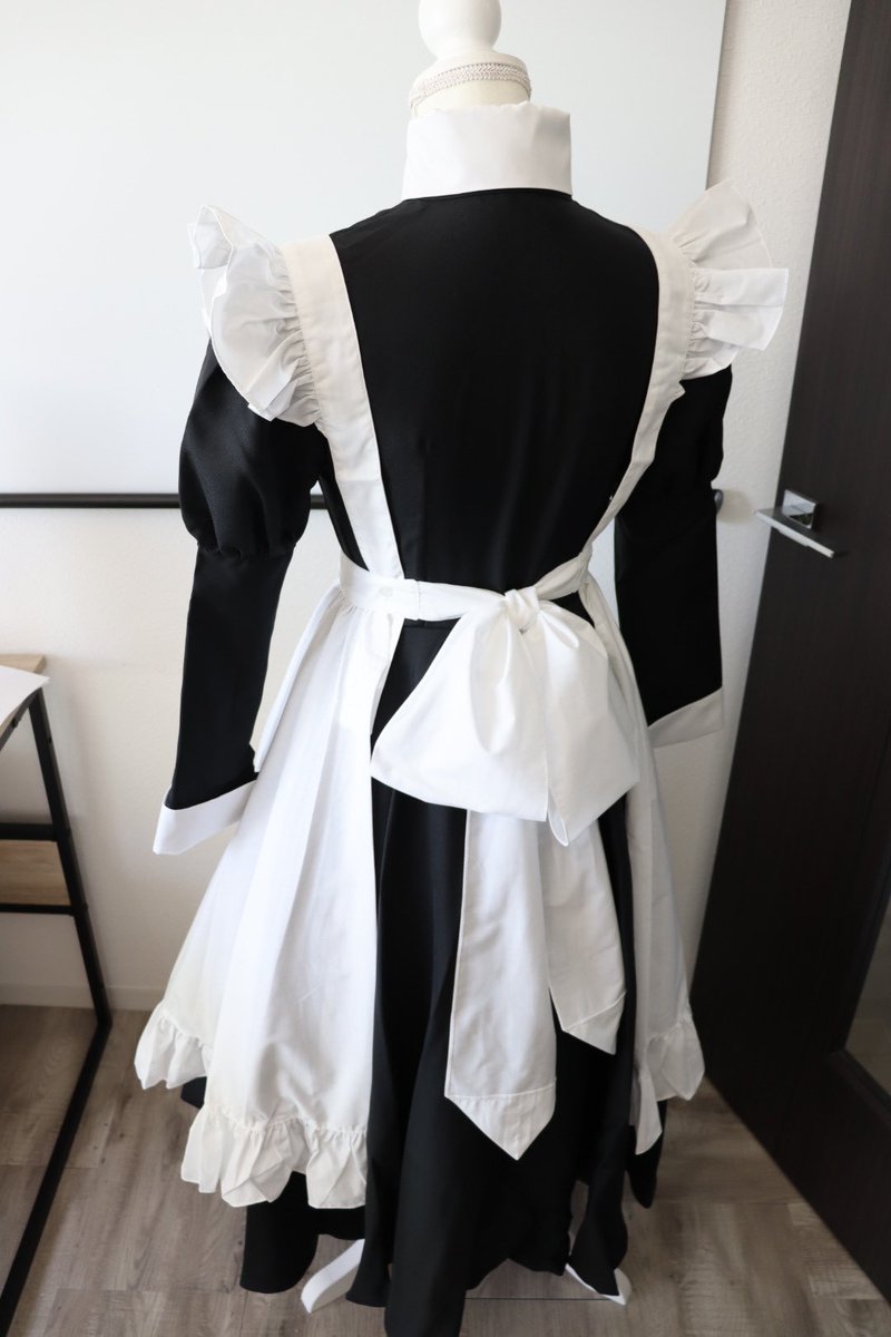 「メイド服、買いました 」|栞しい☕️5月~お仕事募集中のイラスト