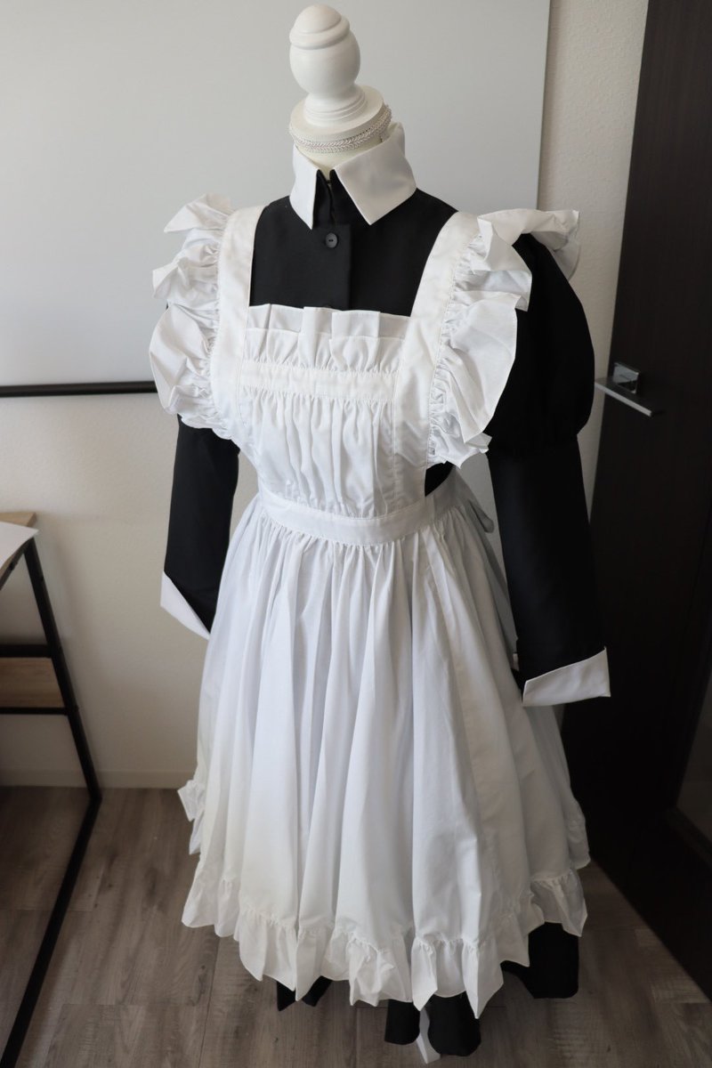 「メイド服、買いました 」|栞しい☕️5月~お仕事募集中のイラスト