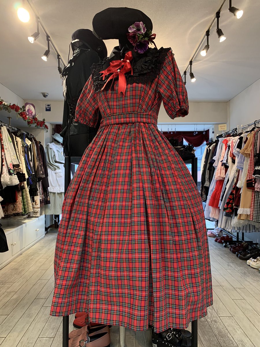 Atelier Pierrot בטוויטר おすすめコーディネート 付け襟を使ったコーデ 小物使いや ワンピースのウエストリボンの使い方でシルエットや雰囲気が変わります Atelier Pierrot 薔薇レース付け襟 T Co W3kx0lkl4e ロリィタ ゴスロリ