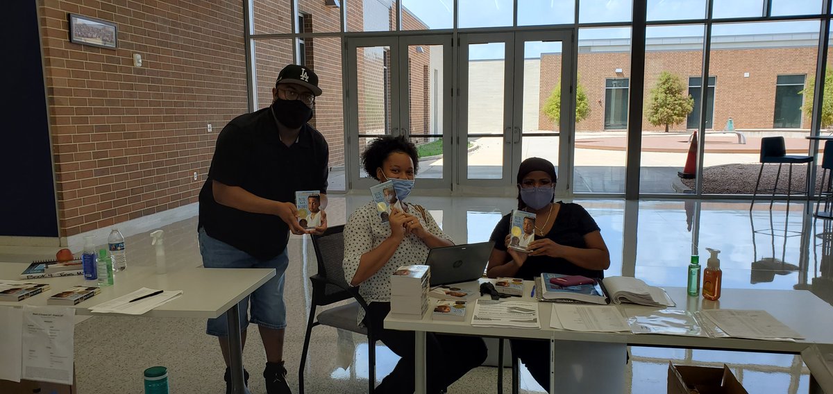 ADeflanders's tweet photo. Thanks sixth grade team for distributing copies of Bud, Not Buddy. You guys are amazing. We're going to have a great year with @GreatMindsEd! #WWChallenge @ClarkAldineISD @JonesMS_AISD @1stToros @JonathanKegler @ELAted_in_TX https://t.co/UHp8ef2rCM