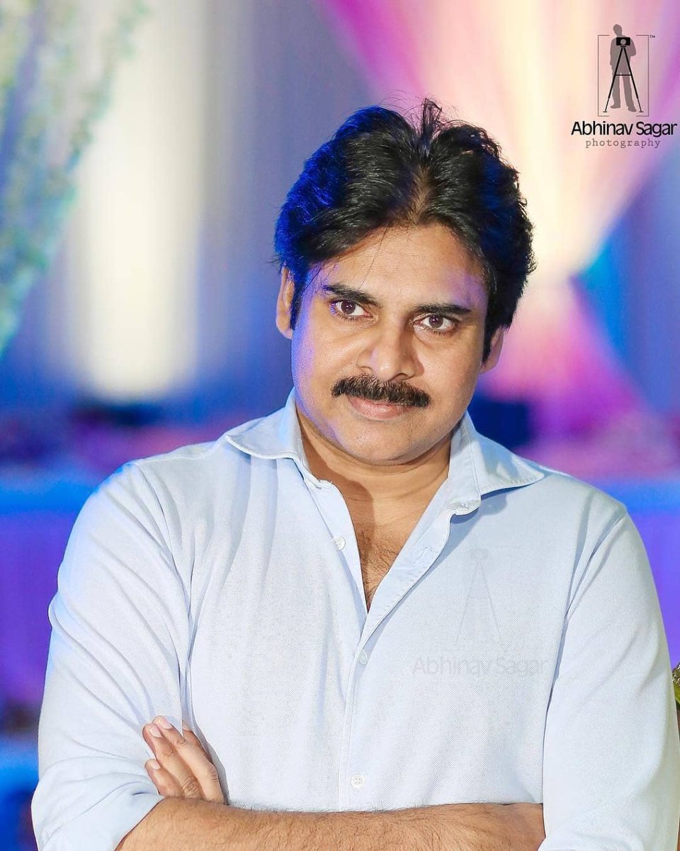 AnonymousMalluz's tweet photo. HAPPY BIRTHDAY PAWAN KALYAN...!!! VAKEEL SAAB ❤️#VakeelSaabMotionPoster #HBDPowerStar https://t.co/A1yGXbbuAE