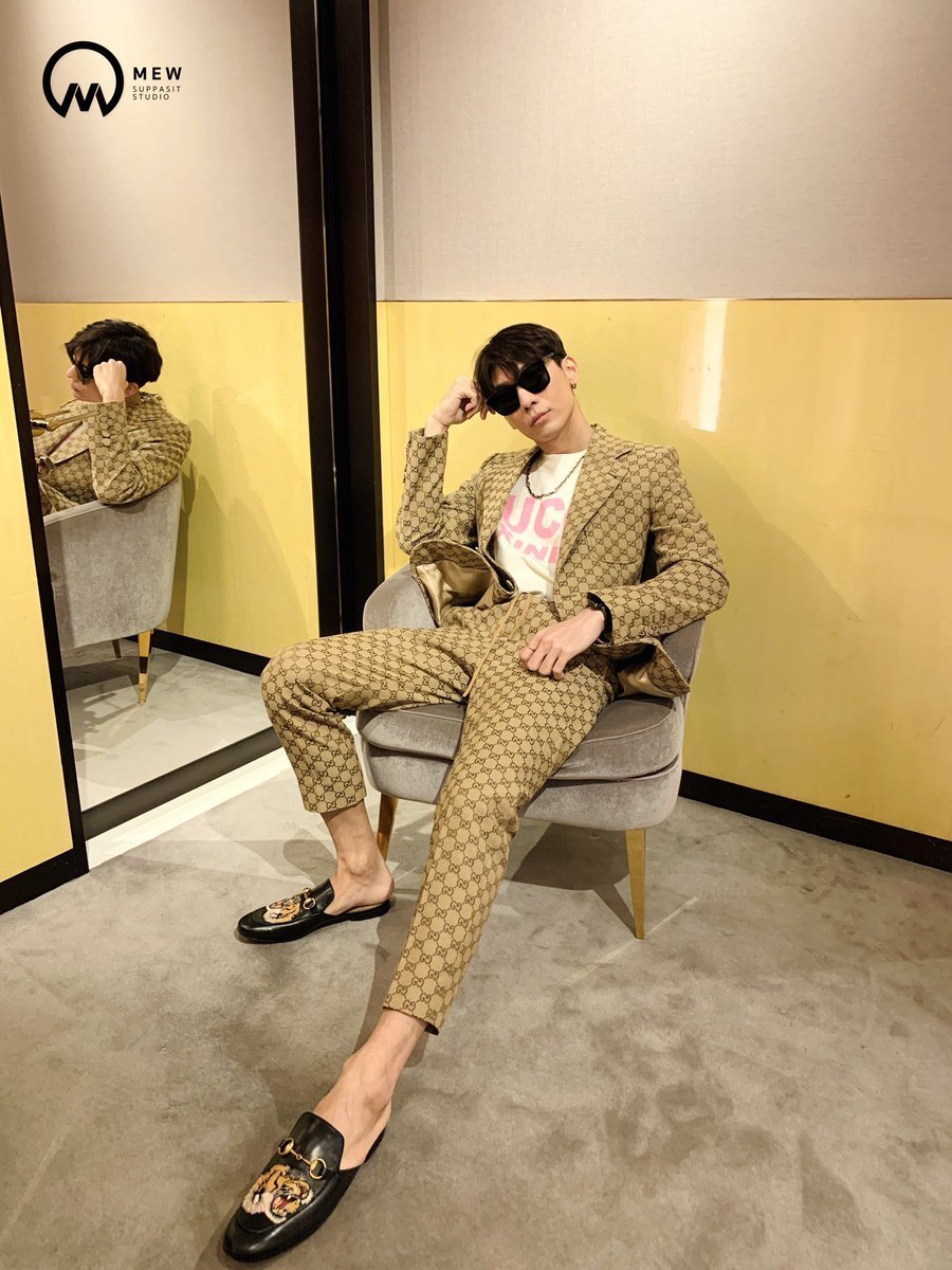 Los tiempos de crisis son oportunidades para las mentes creativas. Hoy Mew es CEO de su propia marca y es posible que lo veamos lanzando a otros artistas. ¿Por qué no? Al día siguiente de abierto  #MewSuppasitStudio un portal anunció:  #MewSuppasit ha creado su compañía de talentos