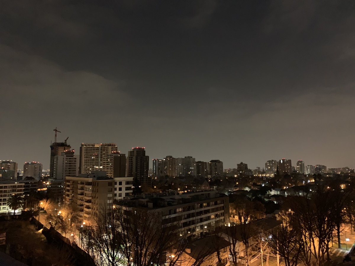 HazMatChile's tweet photo. Olor a gas percibido en gran parte de Santiago, correspondería al olor característico del dióxido de azufre. @bomberos y oficinas de emergencias se encuentran desplegados atendiendo la emergencia. #oloragas #cerrillos #hazmat https://t.co/gvXzs483Gh