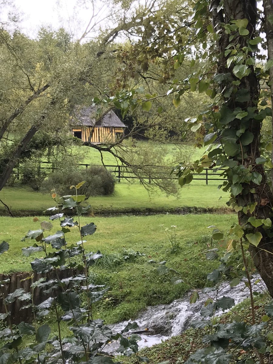 Balade au Pays d’auge #maisonnormande #cambremer #paysdauge #cidre #ruisseau #nature #vallon  #routeducidre