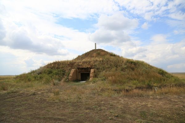 Из бездны веков: Загадки и технологии курганов Причерноморья. Из глубины веков до нас дошли сооружения, которые при всей своей кажущейся простоте не так уж и просты. Речь идёт о курганах, прежде в великом множестве сооружавшихся на территории… ktelegraf.com.ru/12254-iz-bezdn…