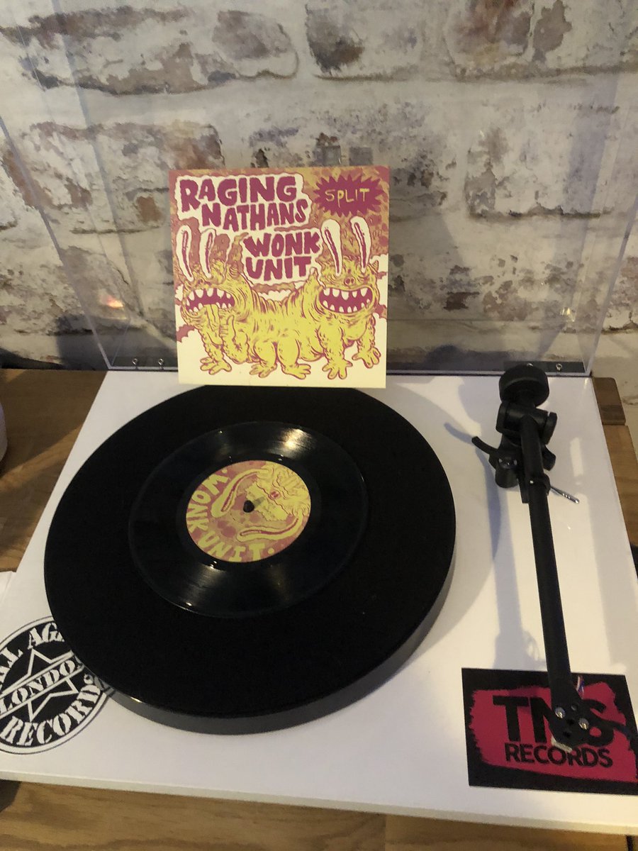 punkpitphotos's tweet image. It’s only bloody Wednesday again WONKERS!!! Let’s ‘av it then!!! Wonk unit/raging Nathan’s split 7” why not!!! @wonk_unit @RagingNathansOH #radgirlfriendrecords #drunkensailorrecords @TNSrecordsUK #plastererrecords #punk #records