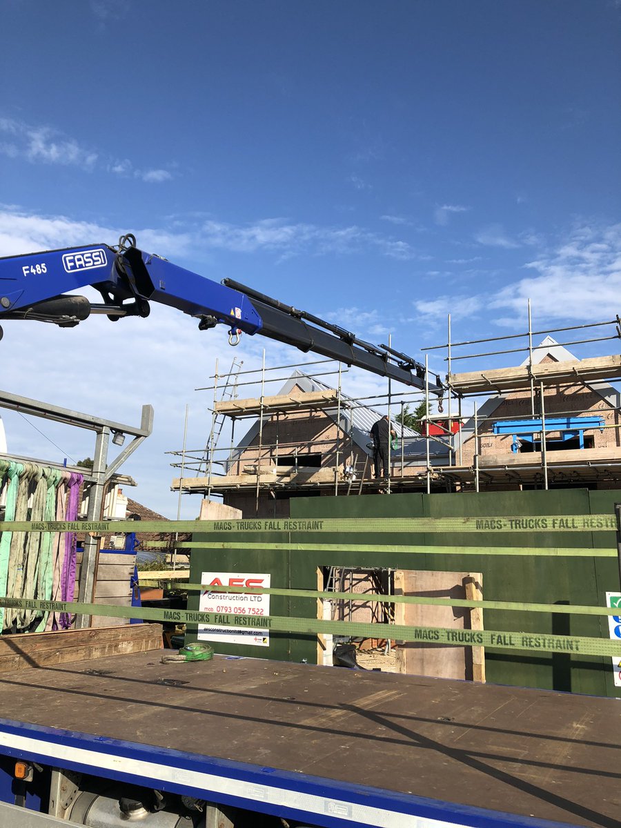 salmon_group's tweet image. #GreencoatPLX &amp;amp; @SikaSarnafilUK Roofing Completed in Wraysbury, Berkshire 
.
.
.
#Roofing #Cladding #Zinc #Copper #StainlessSteel #Aluminium #SinglePly #Metal #FTMRC #SPRA #RoofingContractor #HomeDesign #SelfBuild  #NewBuild 
salmonsolutions.co.uk