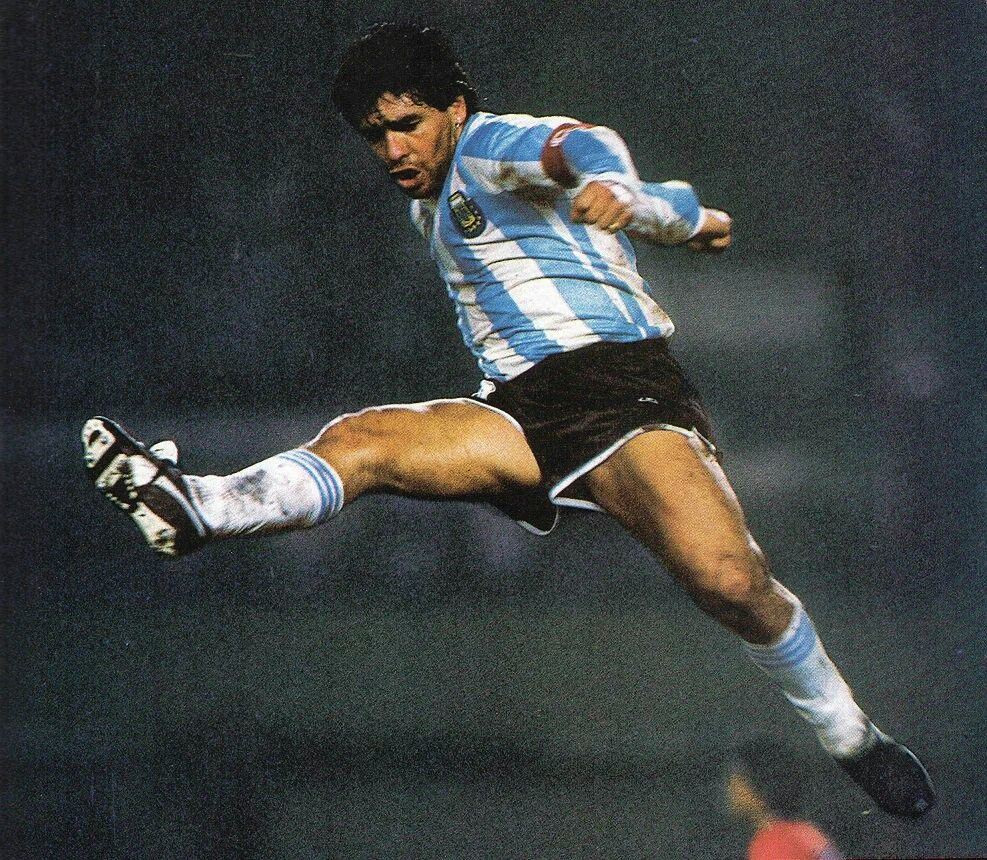 FOTOS HISTORICAS O CHULAS DE FUTBOL - Página 17 Eg57th9WAAMtu9D?format=jpg&name=medium