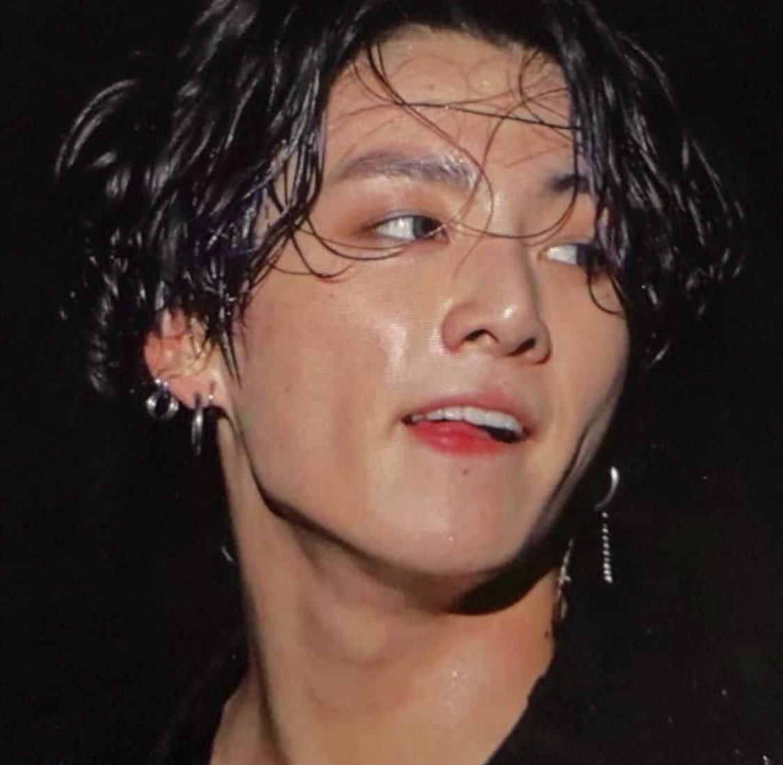 A thread of jungkook’s unwhitewashed sweaty pics, cause why not 