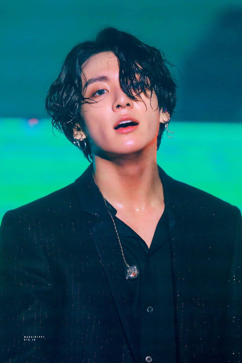 A thread of jungkook’s unwhitewashed sweaty pics, cause why not 