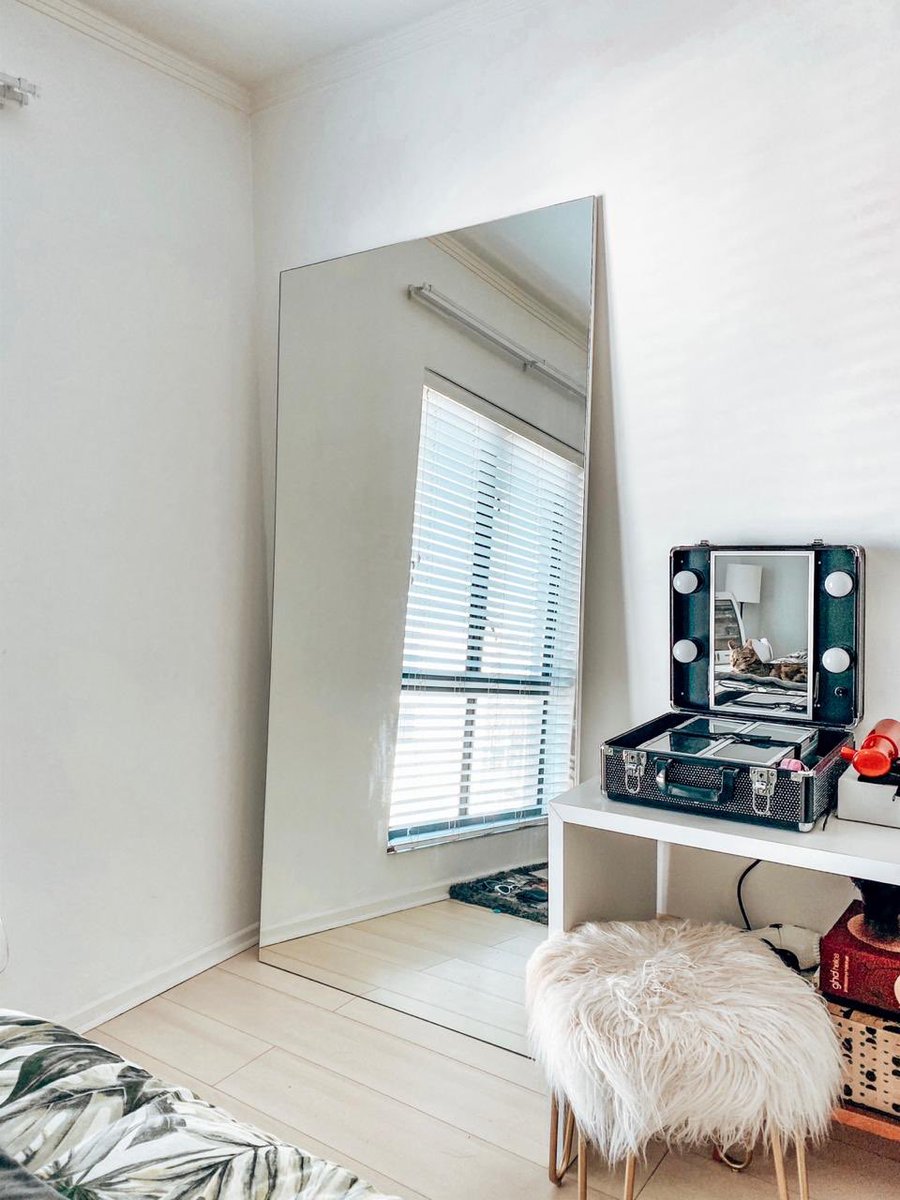 Aqeebills's tweet photo. Frameless freestanding mirror for the perfect pic. Dm if you’re interested ☺️ https://t.co/CcS9f7t2qr