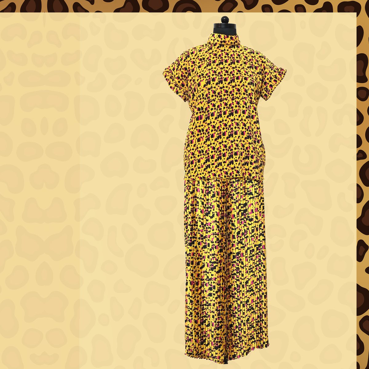 FirstResortHQ's tweet image. 💛It's hard to get your eyes off from this bright and beautiful animal printed co-ordinates. To have the same effect on your guests add this look to your wardrobe✨
Hurry up and make this set your statement look🛍️

DM or Call for enquires📞
We ship worldwide!

#firstresort