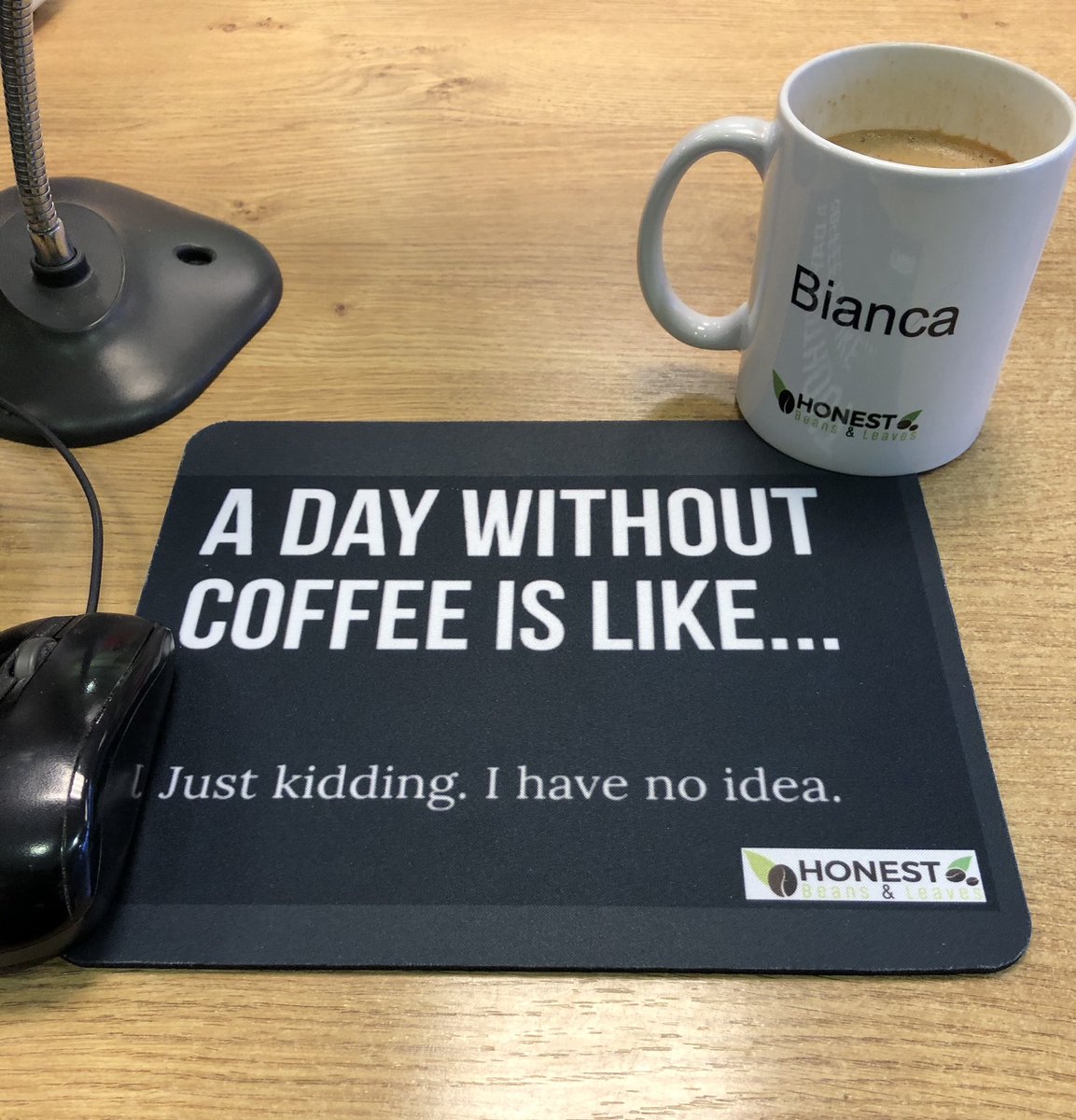 RepelMama's tweet photo. @ work. Nu eerst ππΌ#rustagh #coffee #koffie #huphup https://t.co/TSOg5tuqsJ