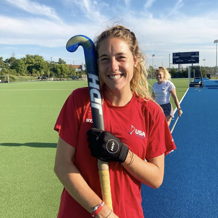 New glove who dis @karlieheistand25?! 👋 #teamjdh #fieldhockey #hockeyskills #bethebest #welovehockey #hockeylife #fieldhockeyskills #fieldhockeytube