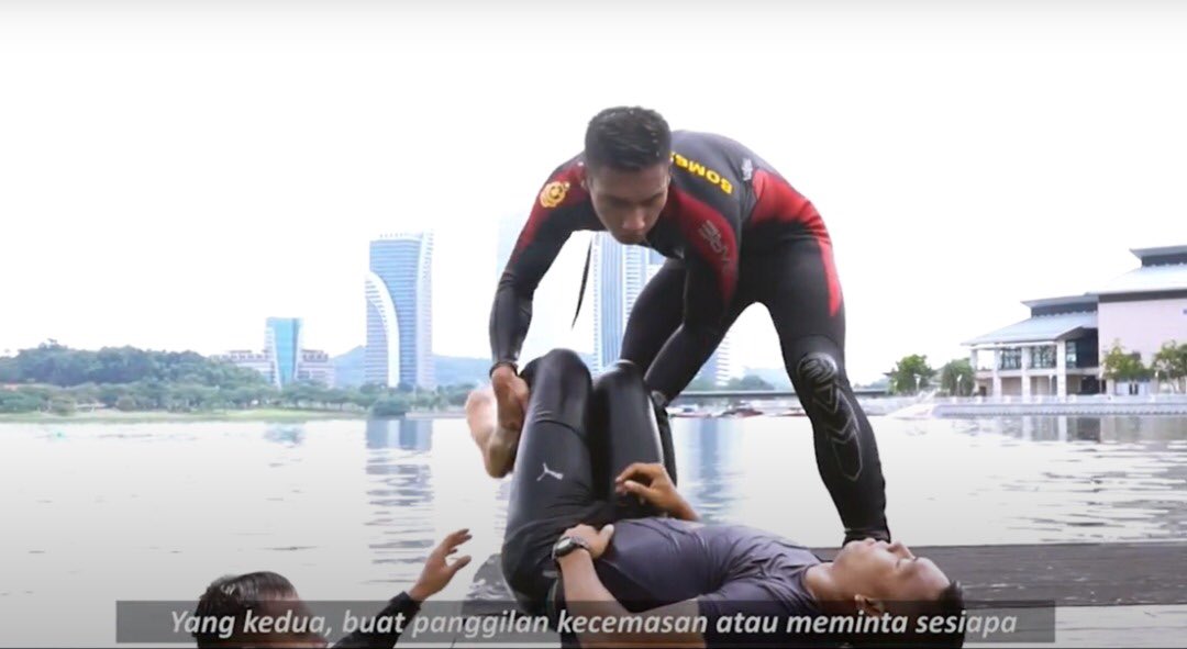 kpkt_gov's tweet photo. aktiviti di air. Nak tahu cara untuk selamat di air? Jom admin kongsikan dengan anda semua pautan kepada video keselamatan aktiviti di air. #MKAA
https://t.co/lmw5uFxIuC https://t.co/W2hBreJ1oq