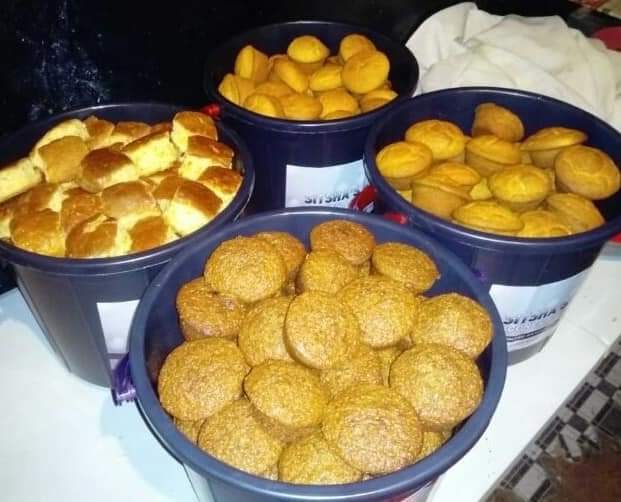 This is the perfect weather to indulge in our cakes 😬😋 We've got scones, queens cakes, biscuits and bran muffins available in 5l, 10l and 20l buckets.

Get in touch to place your order 😉
#SitshasBakery
