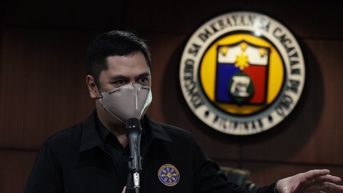 pcooglobalmedia's tweet photo. LOOK: @pcoogov @SecAndanar speaks before youth leaders in Cagayan de Oro city, where he suggested organizing an online video-making contest that will showcase the new normal amid the COVID-19 pandemic.

#workingPCOO
#LagingHandaPH
#COVID19PH
#WeRiseAsOne
#CORDSx https://t.co/zlvU4kCyMM
