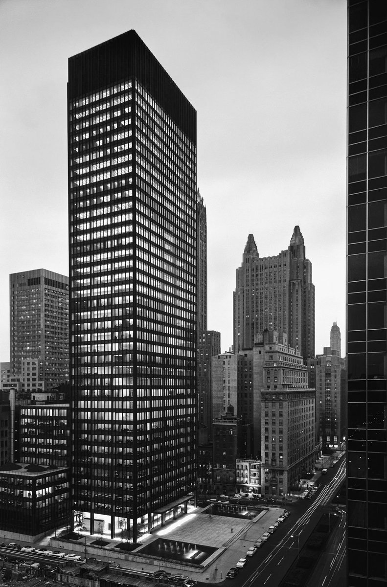 Seagram building, Mies van der Rohe. New York, 1958. Photo ©Ezra Stoller

@stollerized @estophoto 
#thearchitecturemag #thearchitecturemagazine #miesvanderrohe #seagram #seagrambuilding
#architecture #arkitektur #arquitectura #mies
#ezrastoller #architecturephotography