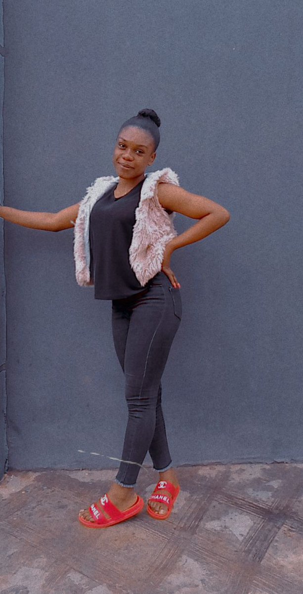 eclat_esther's tweet photo. U'no who's gonna give u everything? Yourself 💚💯
Month still fresh🌊
Stay +be👉👈
#BBNaijaLocdown2020 #congratulationstobi #TeamGoldLabel #LayconNeedsYou #OPPOxErica #Trending https://t.co/cEhg2TDDN8