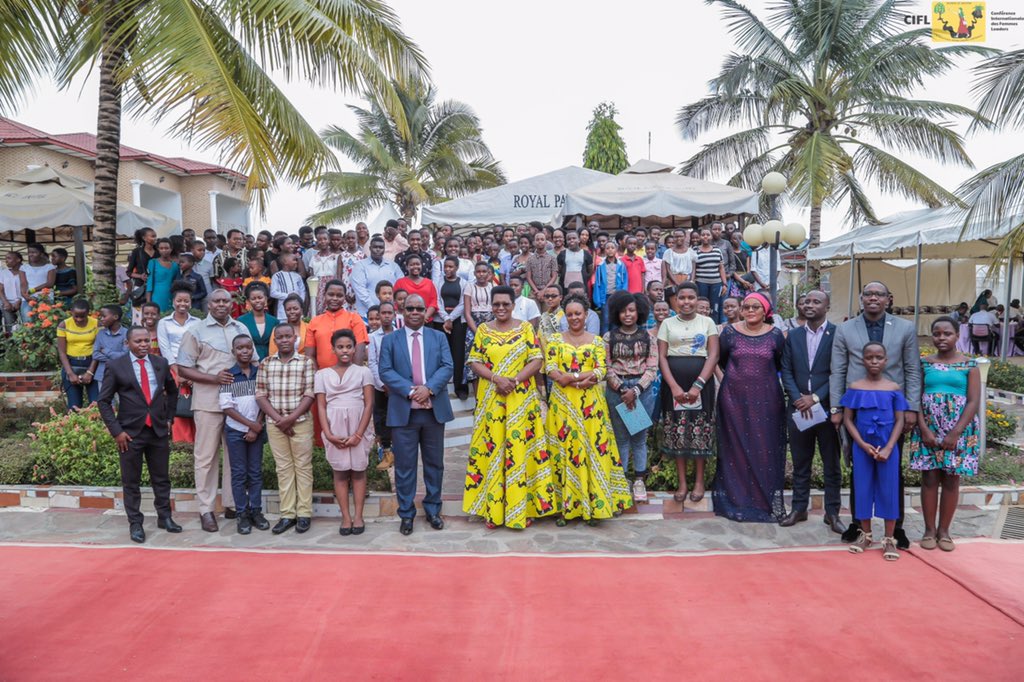 CIFLeaders's tweet photo. #Burundi Au cours de ce séminaire organisé par la @CIFLeaders, les enseignements étaient dispensés par Evang Emery Ndaboroheye, Past Olivier et SE @DeniseBucumi. Les jeunes ont été exhortés à ignorer tout ce qui pourrait les distraire et les éloigner de Dieu et de leur destin 2/2 https://t.co/hLnAHPgzVu