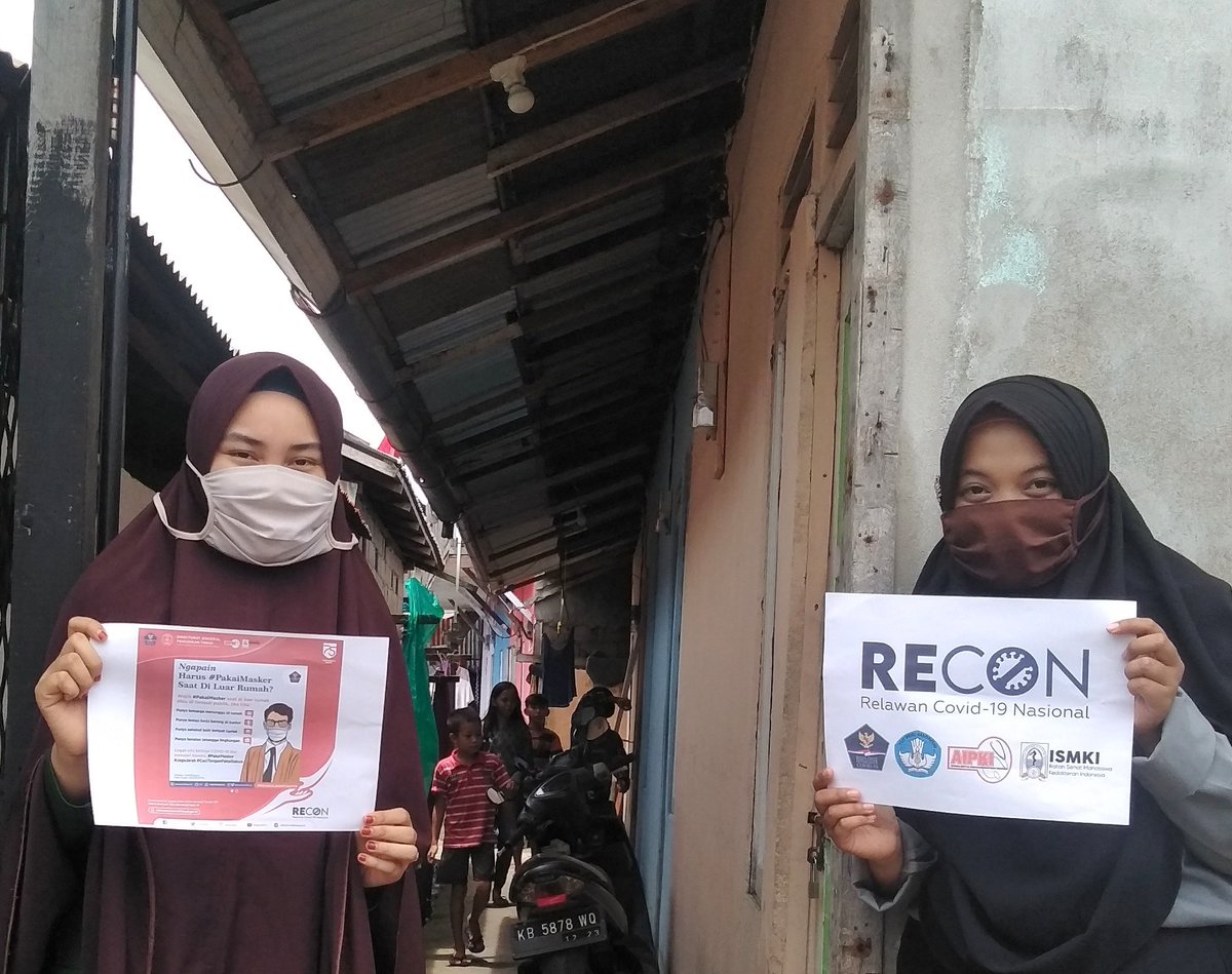 sucitafi3's tweet photo. Yang kedua, saya memberikan edukasi kepada teman saya terkait "mengapa harus memakai masker saat di luar rumah?"

Semoga dengan edukasi ini dapat bermanfaat untuk lingkungan sekitar. 

#ReconSigap 
#RelawanKemdikbud 
#SiapAdaptasi https://t.co/c1R69iyEz3