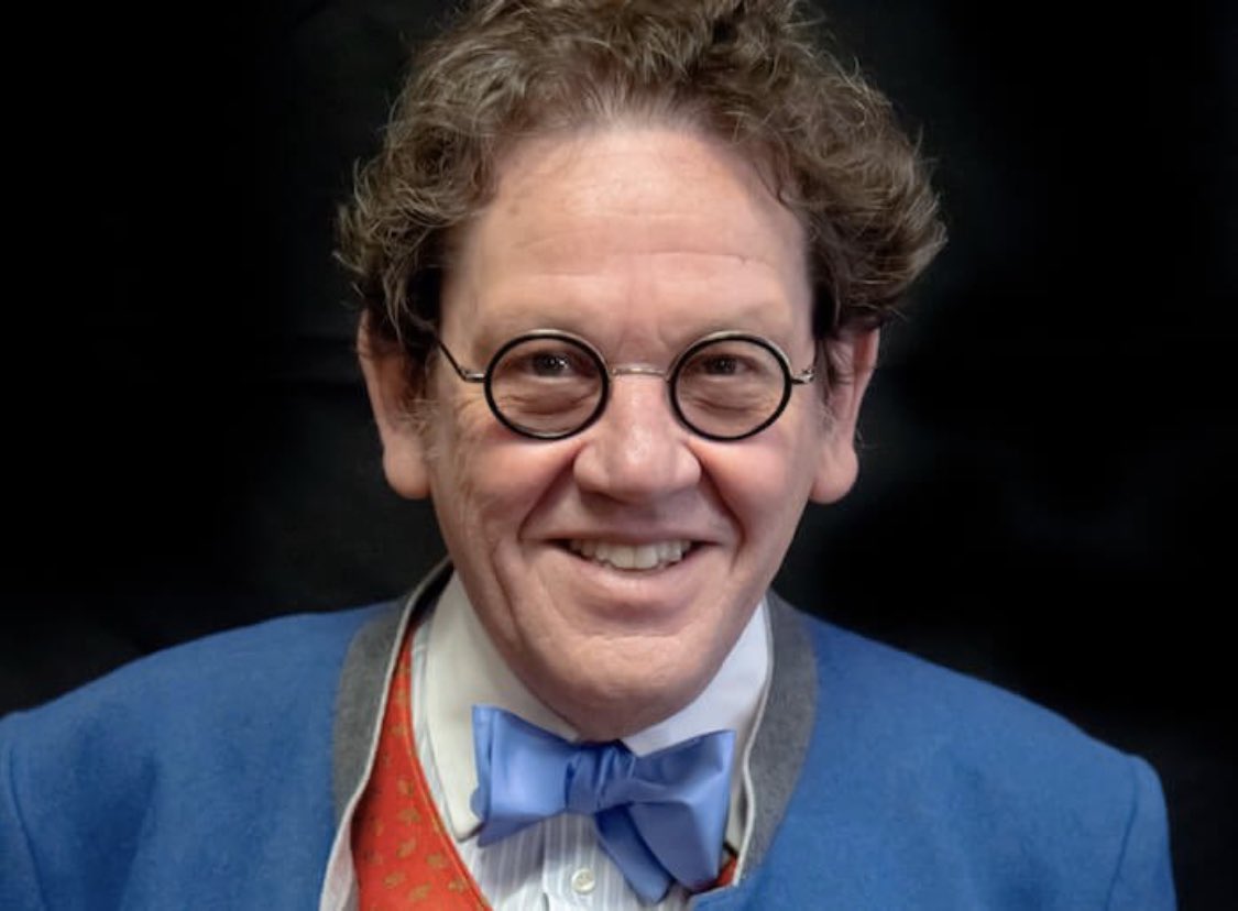 GiovanniToti's tweet photo. Addio a #PhilippeDaverio, stimato critico d’arte, gallerista e saggista. Uno dei pochi ad aver portato davvero la cultura e l’arte in televisione, alla portata di tutti, con semplicità e passione. Una grande perdita per il nostro Paese a livello culturale e umano. https://t.co/MwN2xy3irh