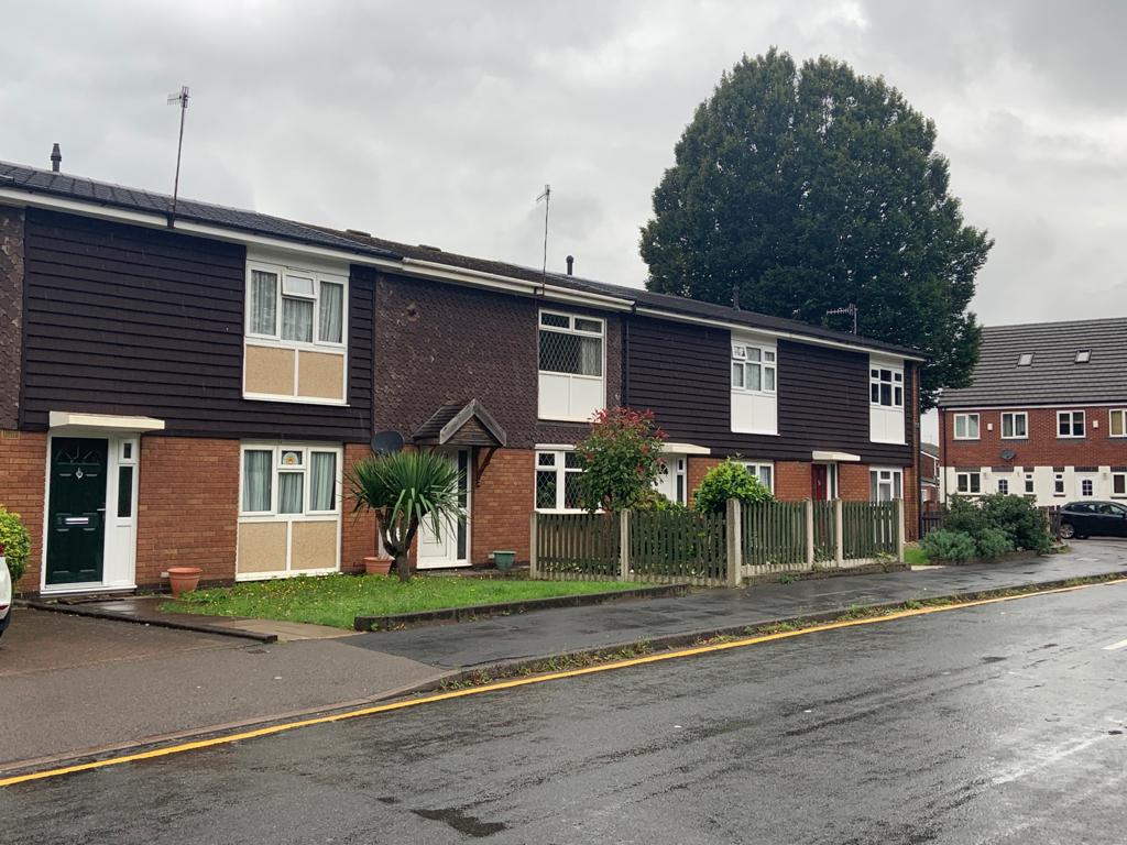 Britmet's tweet image. Did you know Britmet tiles can be used for vertical cladding? 🤔😱Check out these fantastic photos of vertical cladding works that are currently ongoing with Vinci Facilities on behalf of Sandwell Council! 😍👏🏼

#WednesdayWisdom #VerticalCladding #FitBrit #TheBritmethod