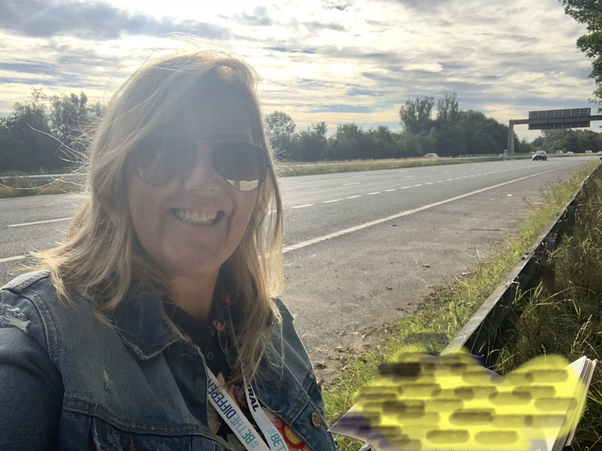 Well this is agile working at it’s best. You can even do it when broken down on the side of the motorway. Not particularly loving where I work today though, it’s a bit noisy