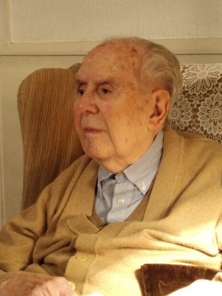 podem_sbd's tweet photo. Ens assabentem amb tristesa de la mort als 100 anys del sabadellenc Alfons Soler.

Membre de la lleva del biberó, va ser cridat a files al maig de 1938 i va estar al front durant set mesos. Després de la guerra, va patir la repressió del régim franquista.

Descansi en pau. https://t.co/BhcRiiZ6BN