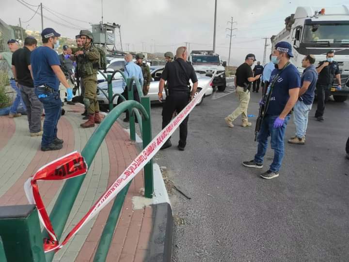 TurkiyeUrdu_'s tweet photo. اسرائیلی فوج نے نابلس کی زاتارہ چیک پوسٹ پر ایک فلسطینی کو گولی مار کر شہید کر دیا۔ اسرائیلی فوج نے طبی امداد فراہم کرنے والے عملے کو زخمی فلسطینی کو طبی امداد بھی فراہم کرنے سے روک دیا جس کے باعث خون زیادہ بہہ جانے سے فلسطینی شہری شہید ہو گیا۔ https://t.co/8NVKfVtV75