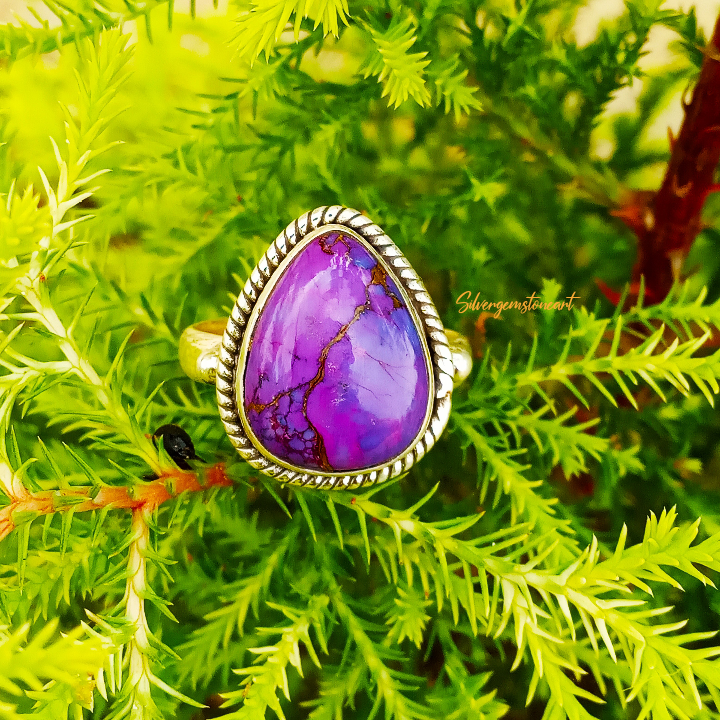 Purple Copper Turquoise Ring
Buy At 
etsy.com/listing/864479…

#handmadejewelry #turquoisejewelry #turquoise #turquoiserings #bohojewelry #custommade #customjewelry #opthandmade #artjewelry #artisanjewelry #rusticjewelry #rhodochrosite #stickagate #dendriticagate #prescottartist