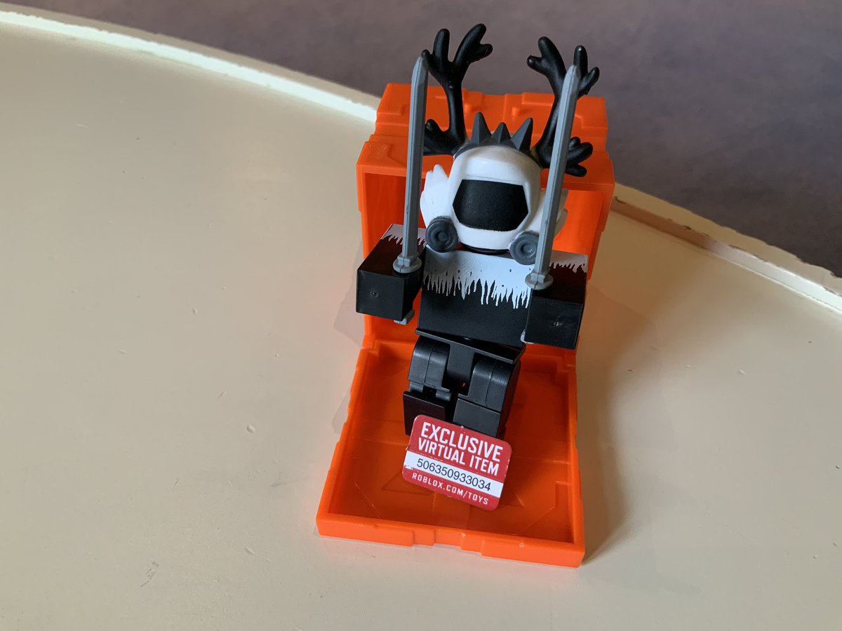 Dayjeeeplays On Twitter Let Me Know When You Get This Cool Virtual Item Of Colddeveloper In My Opinion This Is One Of The Coolest Toys From All Series 6 Blind Boxes - colddeveloper roblox toy
