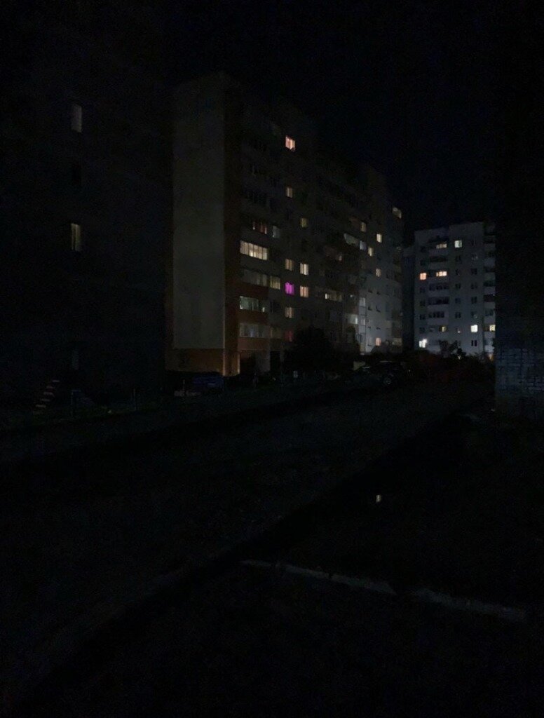 SmolNarod_ru's tweet photo. «Как в глухой деревне». Тьма поглощает Смоленск
https://t.co/yaXuifBBXW https://t.co/AlAd2EuA5E