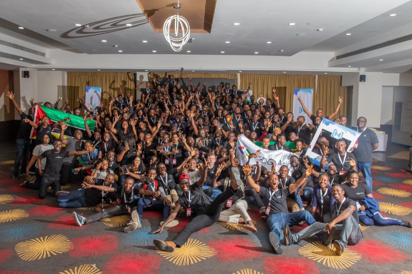Gbahdeyboh's tweet photo. 2 years ago(2018), I attended my first @dscfunaab event. It was amazing and I became active in the community. Last year(2019), I became the lead of @dscfunaab, met a lot of amazing people, and got to speak and attend my first ever #DevFest event. https://t.co/87MfwN3pdu