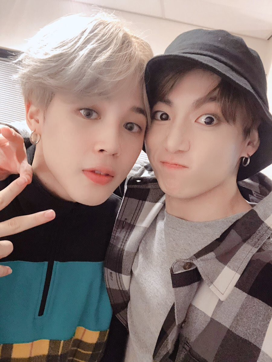 — a thread of jikook selcas, but they grow older if you keep scrolling ♡