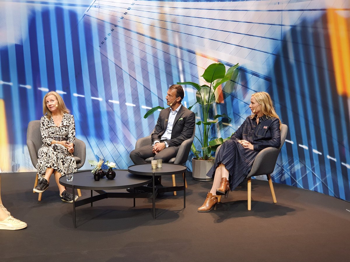 Vattenfall, HSB riksförbund &amp; <a href="/MicrosoftSE/">Microsoft Sverige</a> i samtal kring Gröna vågen goes digital på #OmstartSverige med <a href="/HBarnekow/">Helene Barnekow</a> <a href="/pernillabonde/">Pernilla Bonde</a> Andreas Regnell