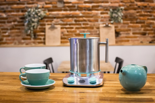 Comment mettre fin à l'obsolescence programmée ? Le Gecko et la fourmi vous explique la première bouilloire durable, utilisable et réparable à vie !
#ecology #inclusion #RSE #Recyclage 
<a href="/kippitFrance/">kippit</a>
<a href="/Alma_OnEarth/">Alma</a>
<a href="/kareenMayaLevy/">Kareen Maya Levy</a>

📻 bit.ly/3535NxM