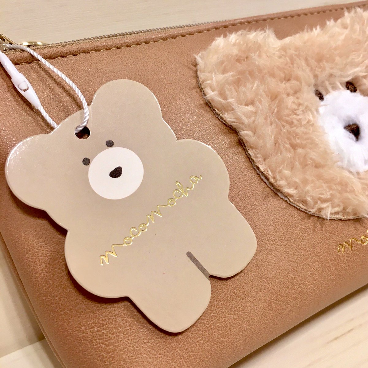 B Stock モザイクモール港北店 愛らしいくまちゃん モコモカ シリーズからペンケースとレターセットが入荷しましたʕ ᴥ ʔ ふわふわでもこもこのラテカラー文具に癒される人続出中 商品タグまで可愛いんです モコモカ Mocomocha ラテカラー