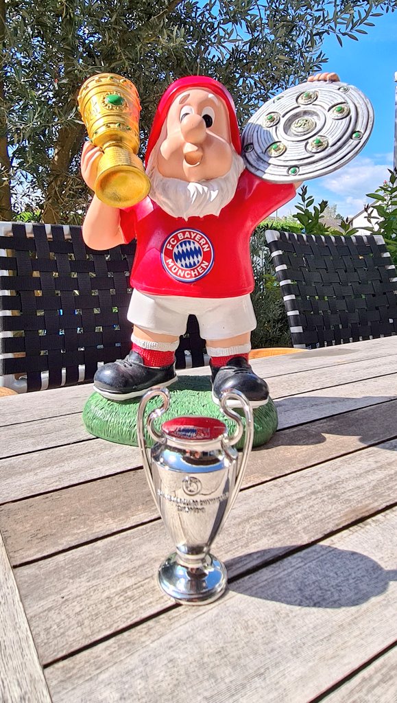 Joergemann's tweet photo. Nur mal zur Erinnerung
#TRIPLESIEGER #MiaSanMia #UCLFinal2020 #MiaSanChampions https://t.co/r1Oxy7aKYQ