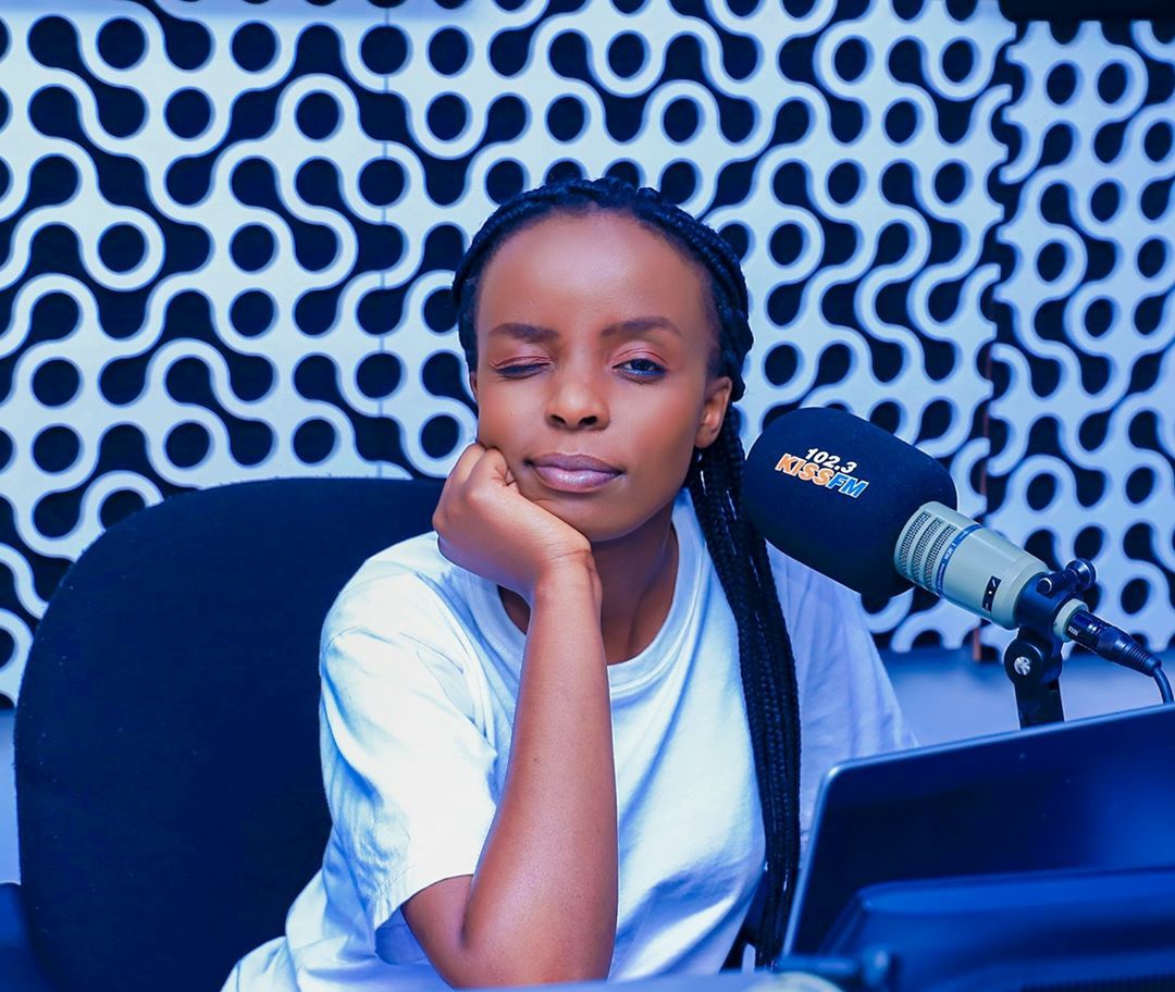 Cyuzuzodarc's tweet photo. Me and Radio(media) is whole love story from day1. #Geateful I get to experience that on a daily. https://t.co/lTxmIC9vQ8