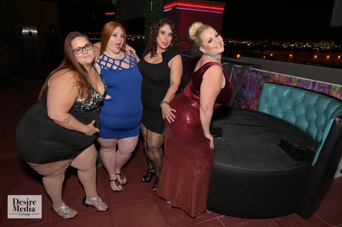 At the @BBWAwardsShow January 2020. OMFG this a dream team of ladies! Left to right we have myself '@strawberrys420"