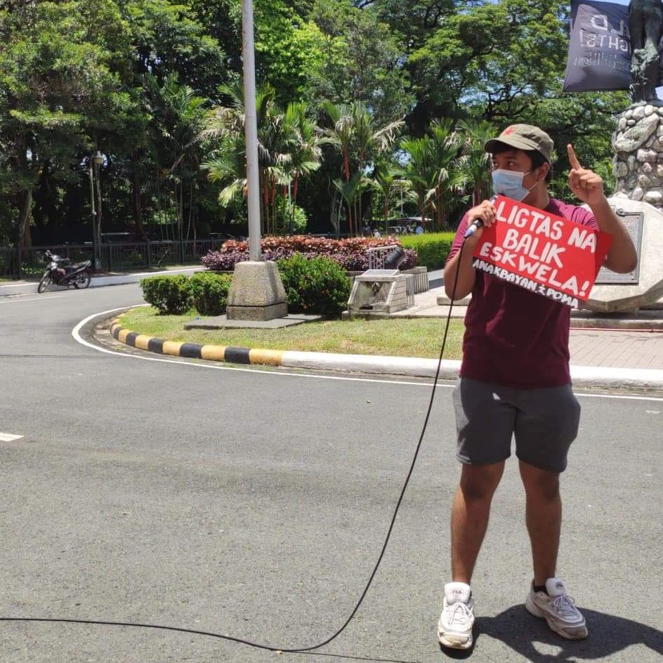 mocking_4jay's tweet image. BOR, hear us!

Ipagpaliban ng pagbubukas ng klase, ibalik sa pagpasada ang mga jeep, isulong ang karapatan sa pabahay, edukasyon, at trabaho ng mga mamamayan.

#PostponeClassesUP 
#NoToJeepneyPhaseout
#AyudaIbigayNa
#OustDuterte